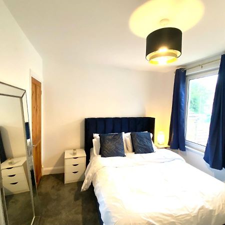 Medway Getaway - 3 Bed Home With Luxury Bathroom 查塔姆 外观 照片
