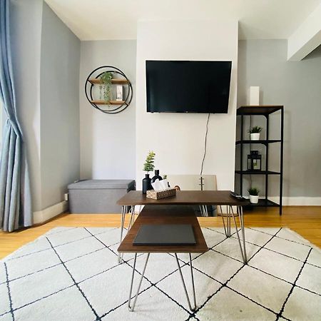 Medway Getaway - 3 Bed Home With Luxury Bathroom 查塔姆 外观 照片