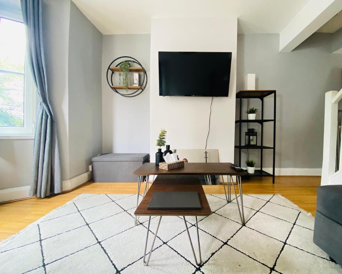 Medway Getaway - 3 Bed Home With Luxury Bathroom 查塔姆 外观 照片