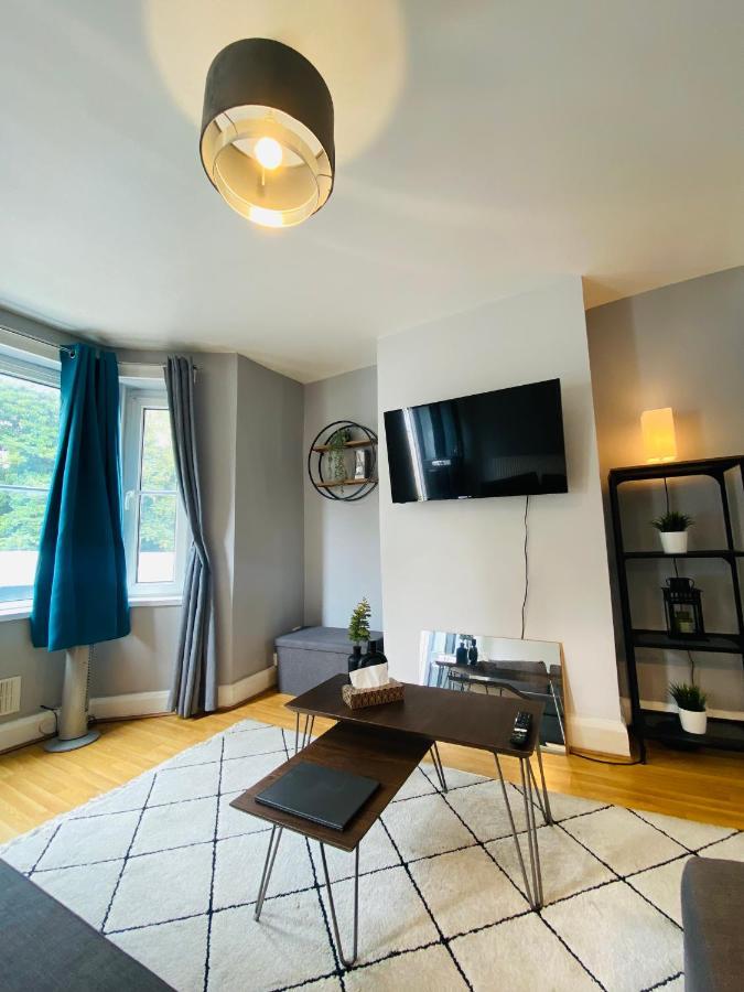 Medway Getaway - 3 Bed Home With Luxury Bathroom 查塔姆 外观 照片