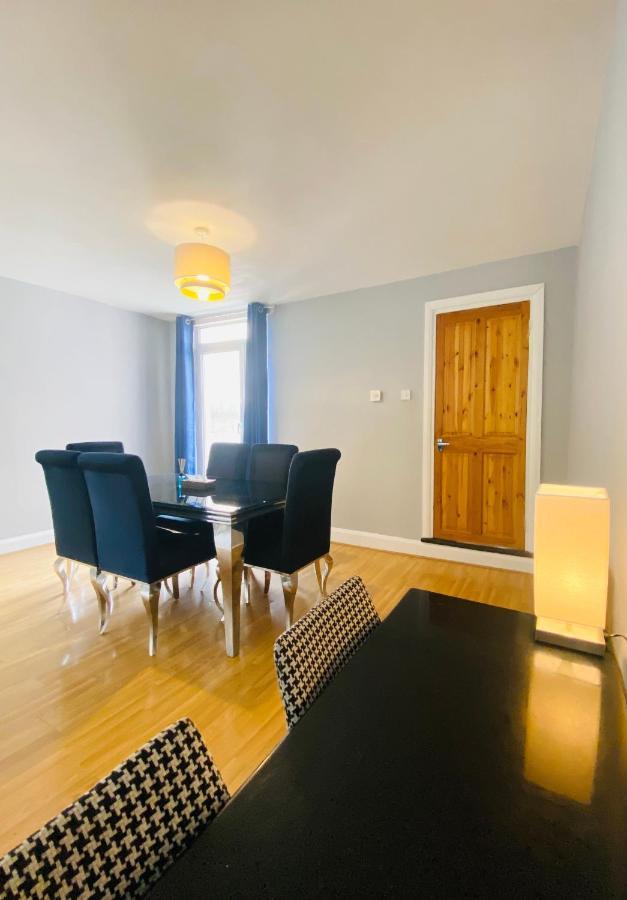 Medway Getaway - 3 Bed Home With Luxury Bathroom 查塔姆 外观 照片