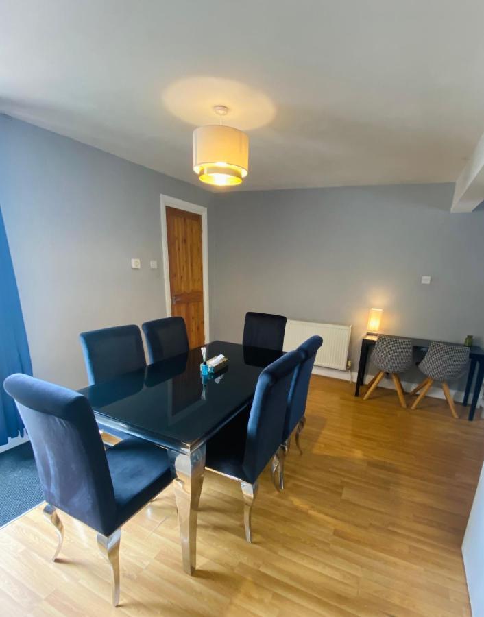 Medway Getaway - 3 Bed Home With Luxury Bathroom 查塔姆 外观 照片