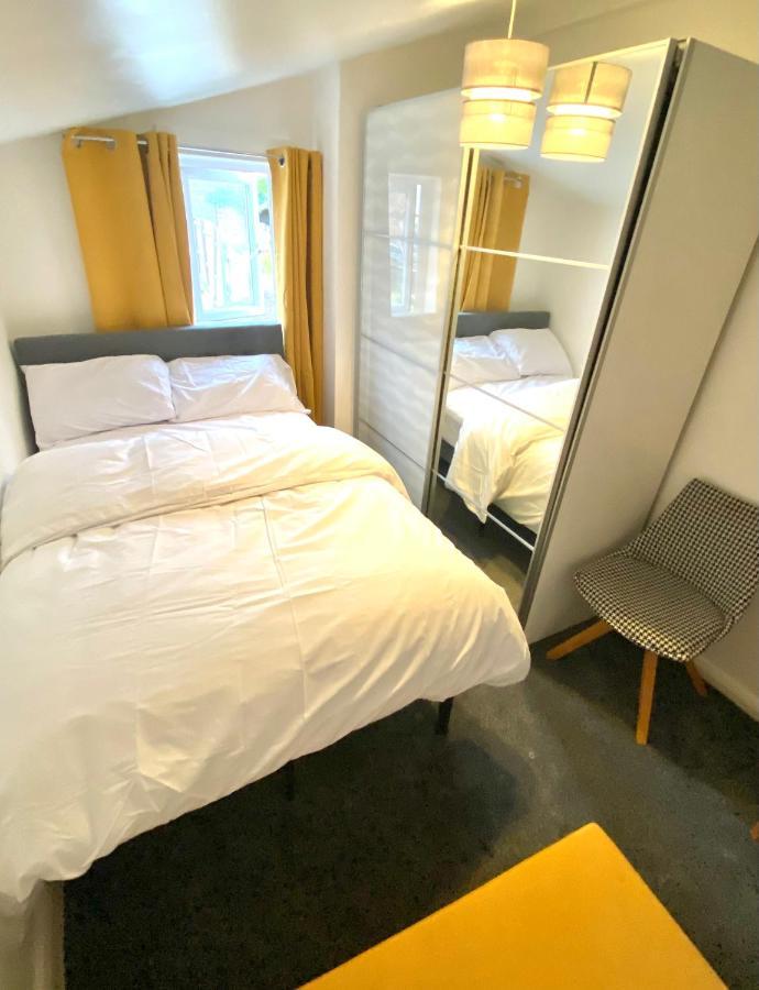 Medway Getaway - 3 Bed Home With Luxury Bathroom 查塔姆 外观 照片